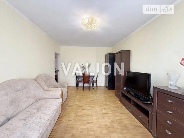Sale of 2-room apartment 55 sq. m. on Mostytska Street 12, apt. 52 • I
