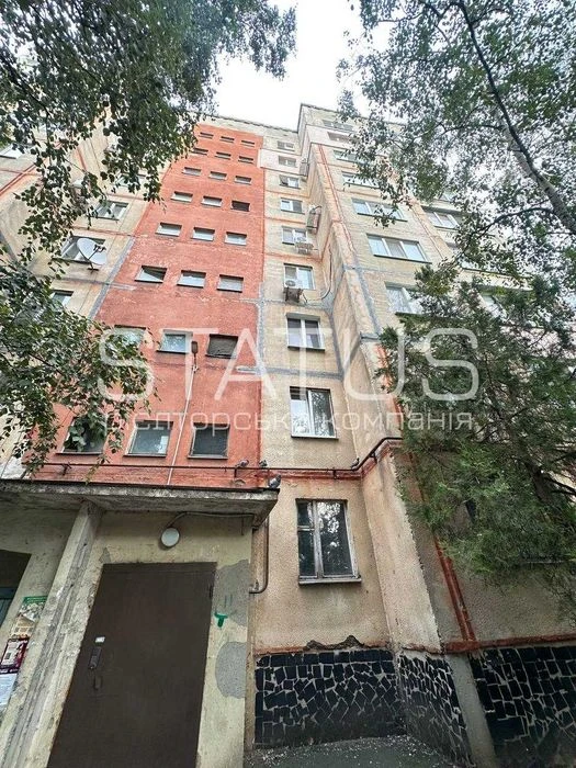 код 16217 Трикімнатна квартира у спальному р-ні міста