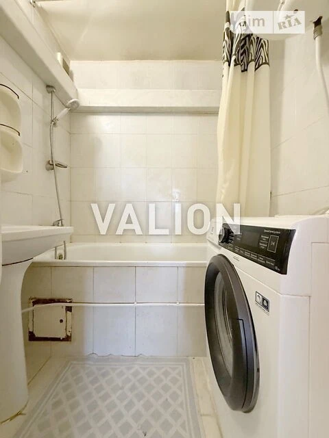 Sale of 2-room apartment 55 sq. m. on Mostytska Street 12, apt. 52 • I