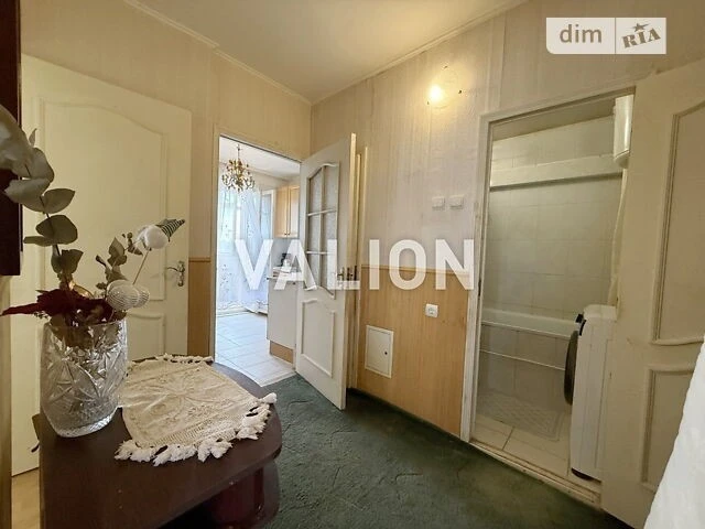Sale of 2-room apartment 55 sq. m. on Mostytska Street 12, apt. 52 • I