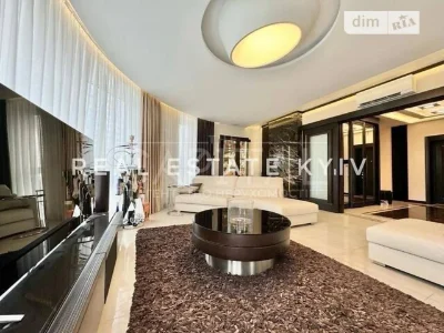 Продаж 3к квартири 150 кв. м на вул. Андрія Верхогляда 20 •
