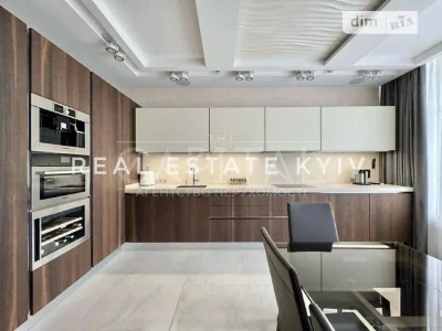 Продаж 3к квартири 150 кв. м на вул. Андрія Верхогляда 20 •