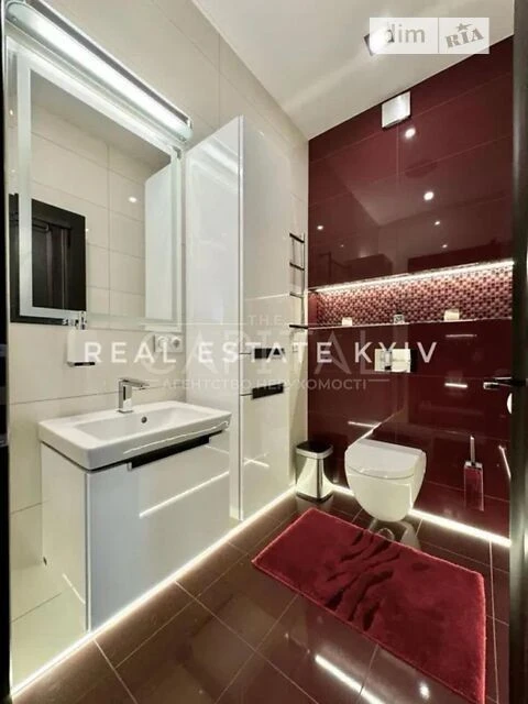 Продаж 3к квартири 150 кв. м на вул. Андрія Верхогляда 20 •