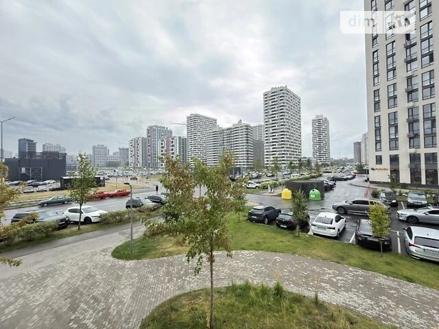 Продаж 2к квартири 69.3 кв. м на вул. Всеволода Змієнка 19 •