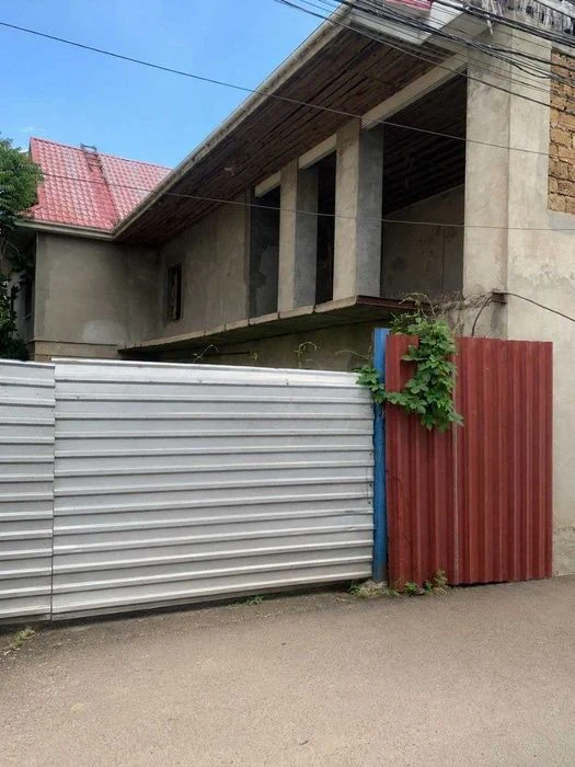 Продам будинок вул.Невського з ділянкою 2,5 сотки