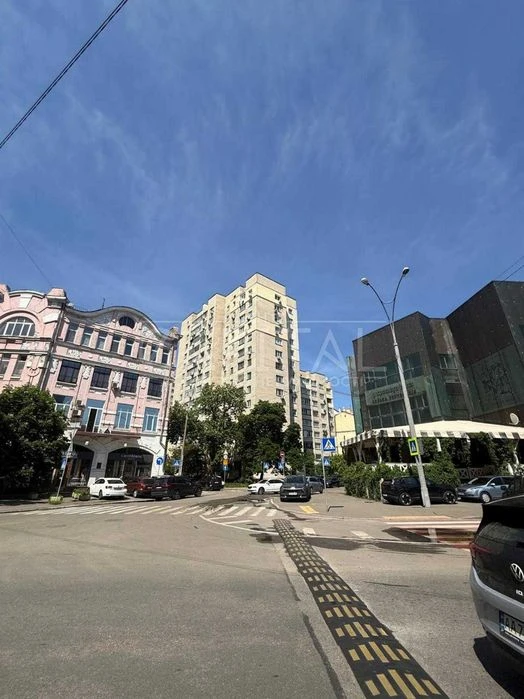 Продаж 3к кв вул. Левандівська 14 (Аніщенка) цегляний буднок