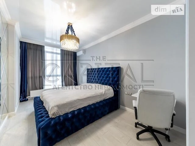 Sale of 3-room apartment 197 sq. m. on Volodymyra Brozhka st. 70 •