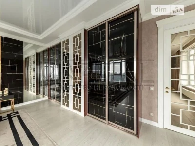 Sale of 3-room apartment 197 sq. m. on Volodymyra Brozhka st. 70 •