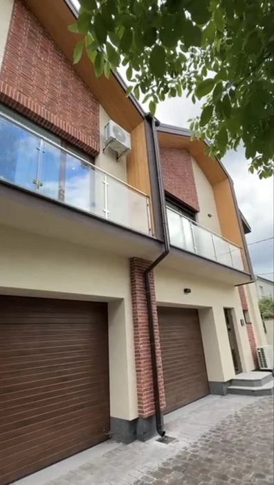 Преміальний таунхаус в центрі Івано-Франківська
