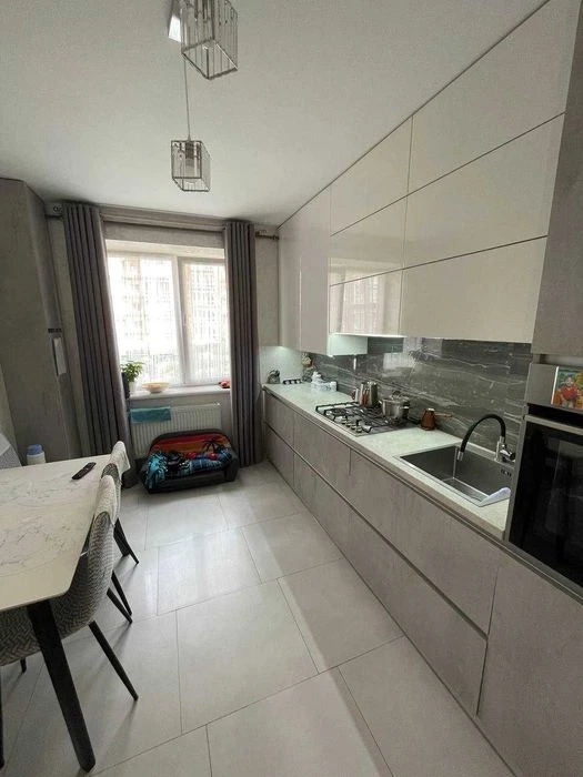 Продаж квартири в чудовій локації. Поруч ТРЦ "Вікторія Гарде