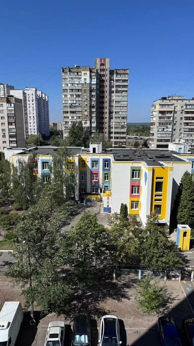 Продається 3-х кімнатна квартира в м. Києві вул. Радунська,4
