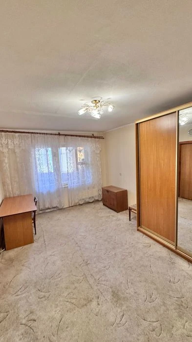 Продається 3-х кімнатна квартира в м. Києві вул. Радунська,4