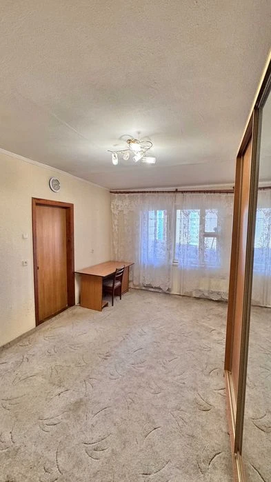 Продається 3-х кімнатна квартира в м. Києві вул. Радунська,4