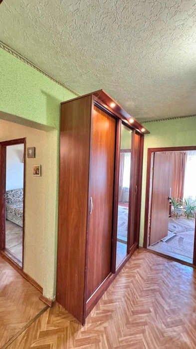 Продається 3-х кімнатна квартира в м. Києві вул. Радунська,4
