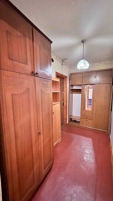 Продається 3-х кімнатна квартира в м. Києві вул. Радунська,4