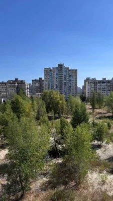 Продається 3-х кімнатна квартира в м. Києві вул. Радунська,4