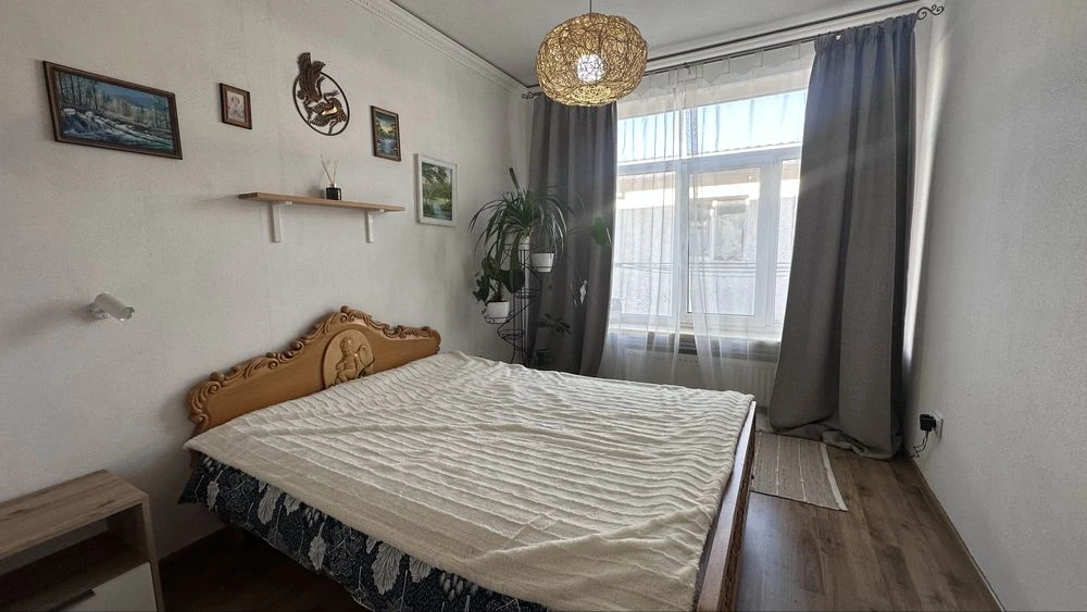 Продам 2-х кімнатну квартиру на Молдованці в новобудові