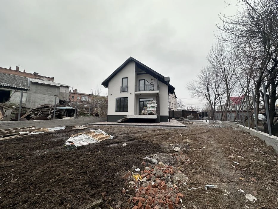 Продам современный дом район Замостье.