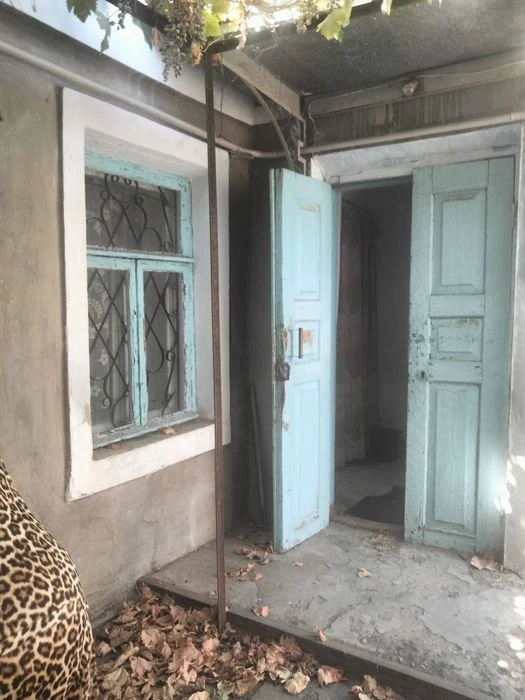 Продам будинок  + літня кухня 27000