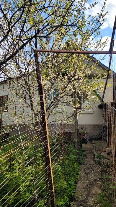 Отдельностоящий дом 4 комнаты, гараж на 2 машины, на Бугаёвк