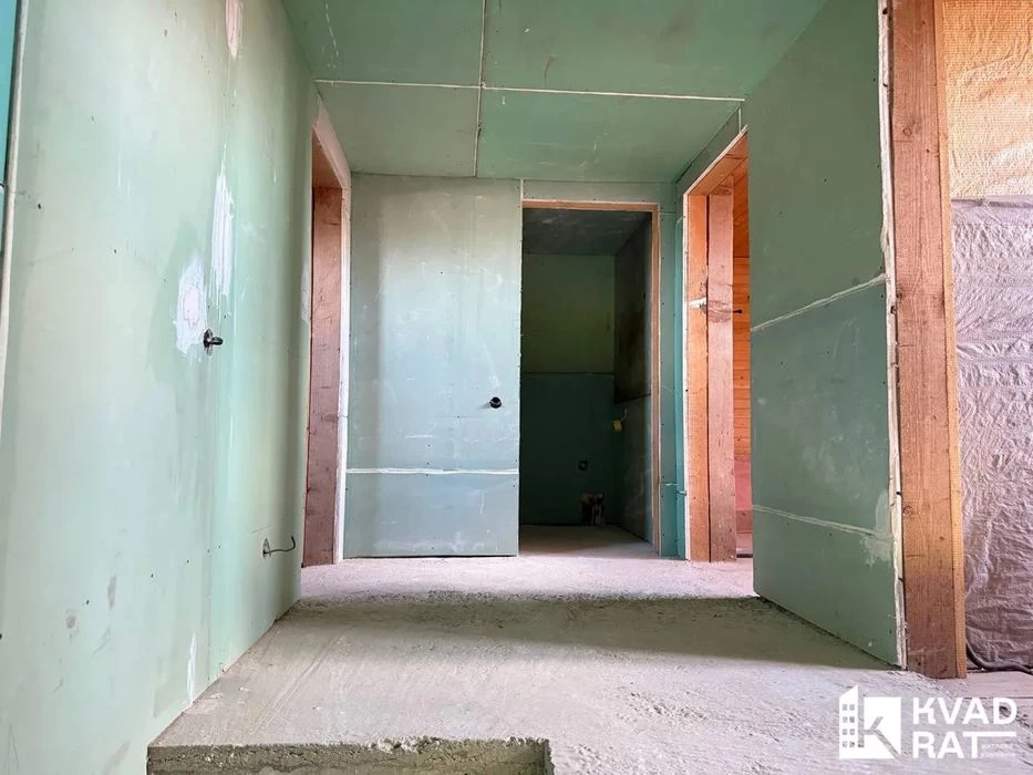 Шикарний будинок з частковим ремонтом