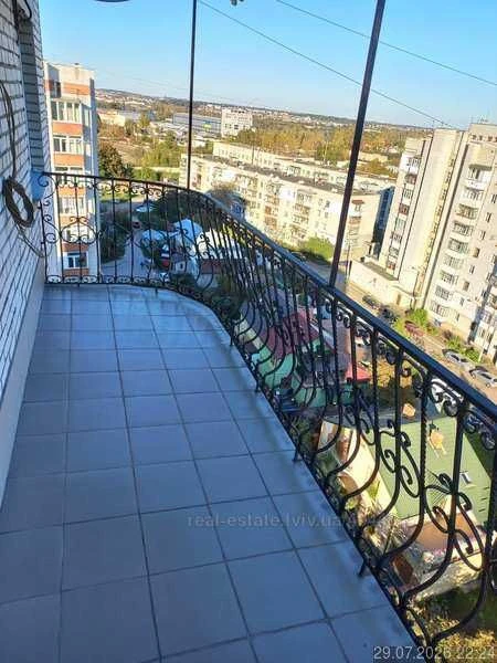продаж 3 кімнатна квартира Львів вул Черкаська