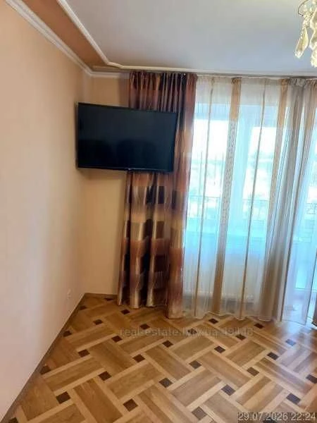 продаж 3 кімнатна квартира Львів вул Черкаська
