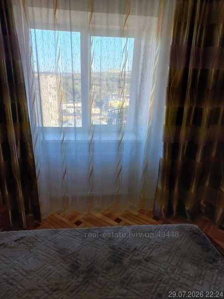 продаж 3 кімнатна квартира Львів вул Черкаська