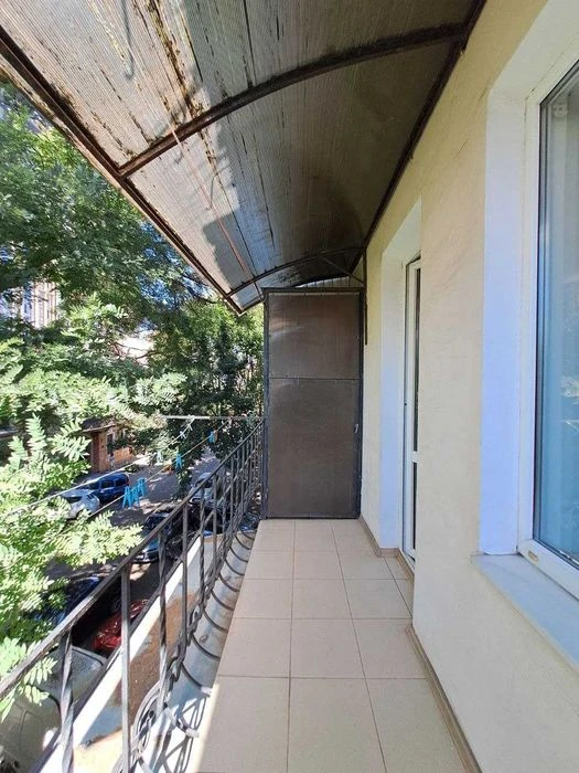 Продам 2к. квартиру в центре Одессы - рядом парк и море