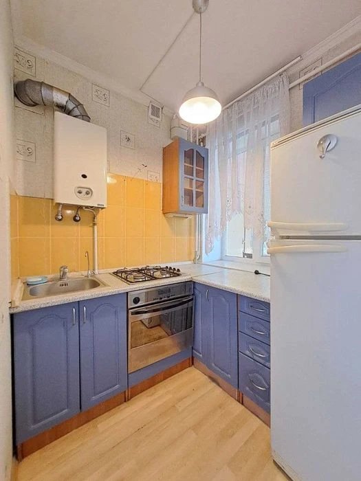Продам 2к. квартиру в центре Одессы - рядом парк и море