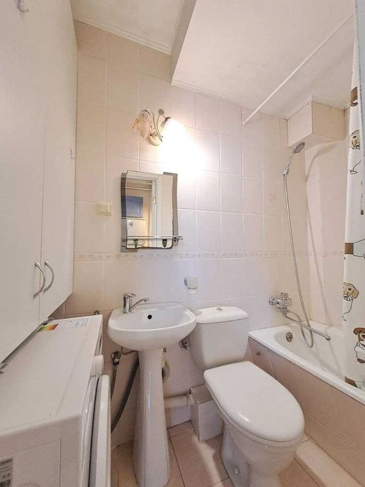Продам 2к. квартиру в центре Одессы - рядом парк и море