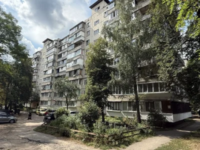 Продається/2кімнатна-55м2/в Києві/Свʼятошинському р-н./вул.У