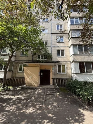 Продається/2кімнатна-55м2/в Києві/Свʼятошинському р-н./вул.У