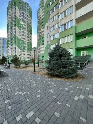 Продам просторную 2-комн. квартиру с РЕМОНТОМ в ЖК "Острова"