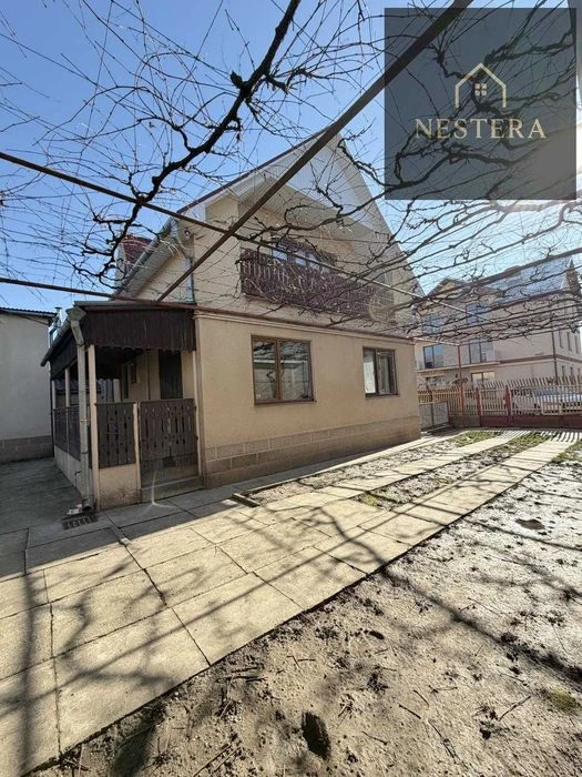 Продається 2 пов.будинок.Зручна локація