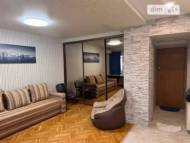 Продаж 1к квартири 29.3 кв. м на просп. Берестейський 12 • I