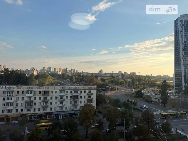 Продаж 1к квартири 29.3 кв. м на просп. Берестейський 12 • I