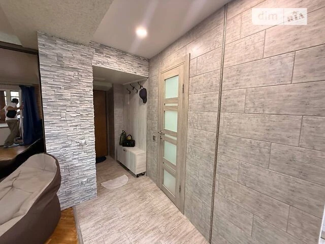 Продаж 1к квартири 29.3 кв. м на просп. Берестейський 12 • I