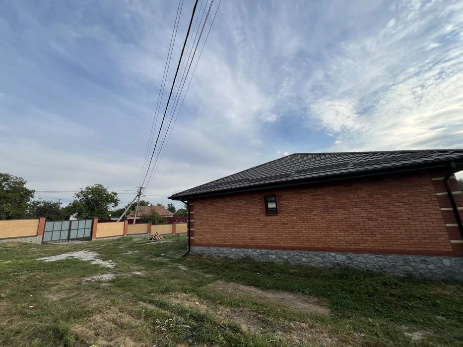 Продам будинок вул. Лучниківська 16 В