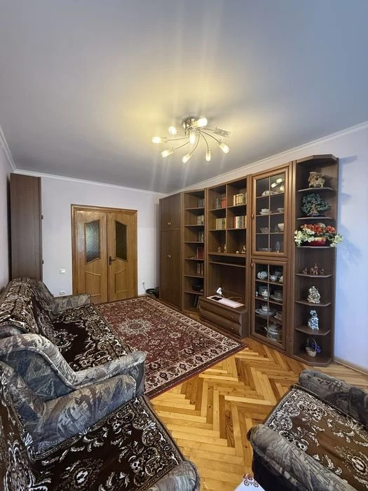 Продаж 3-кім. квартири 74 м.кв.,по вул. Пулюя, Львів, Франкі