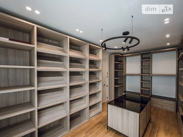 Продаж 5к квартири 266 кв. м на вул. Дмитра Годзенка 13 • ID