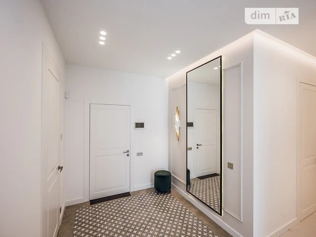 Продаж 5к квартири 266 кв. м на вул. Дмитра Годзенка 13 • ID