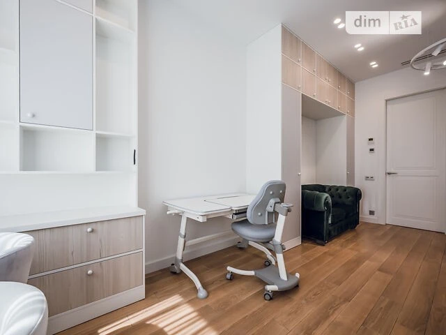 Продаж 5к квартири 266 кв. м на вул. Дмитра Годзенка 13 • ID