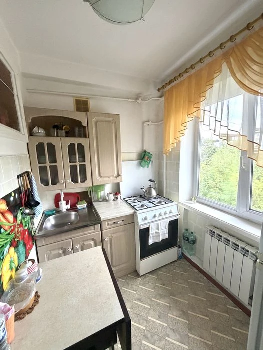 Продается 1 ком квартира в центре Вознесеновского р-на по ул