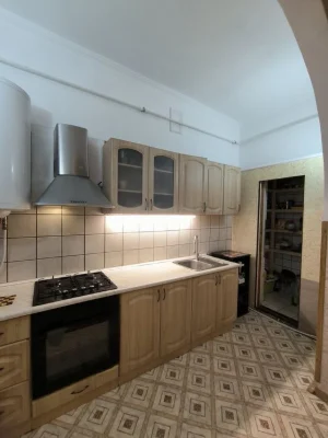 Продаж румунського люкса в р-ні вул.Кобилянської