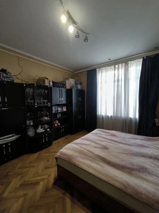 Продаж румунського люкса в р-ні вул.Кобилянської