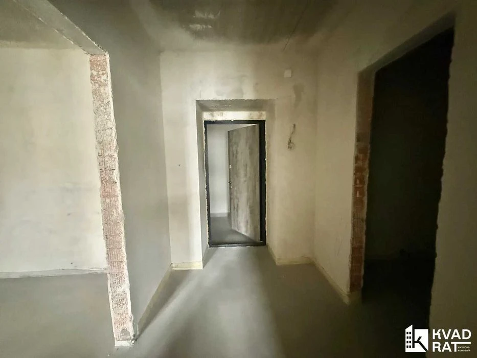 Здана 1 кім квартира готова до ремонту неподалік міського оз