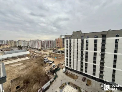 Здана 1 кім квартира готова до ремонту неподалік міського оз