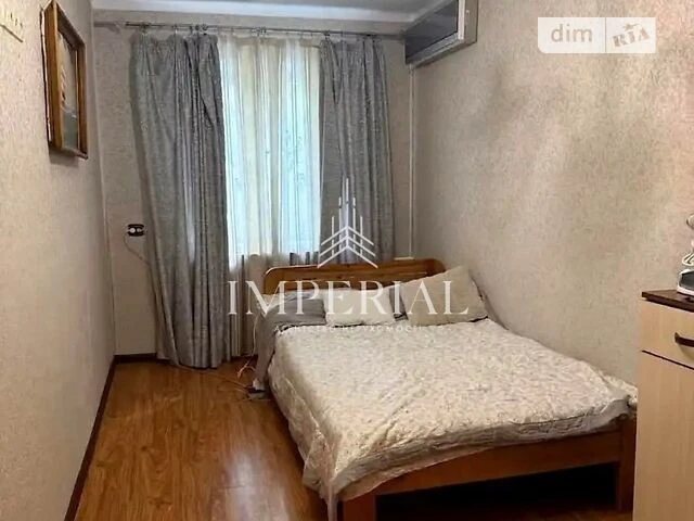 Довготривала оренда 3к квартири на вул. Парково-Сирецька 7 •
