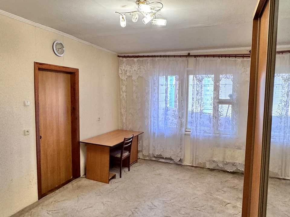 Квартира. Київ, Радунська вул.